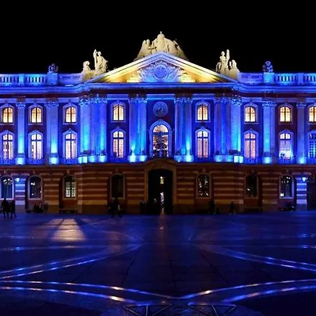 Cosy Entierement Equipe